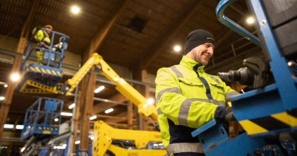 Korkealle käy nosturin tie