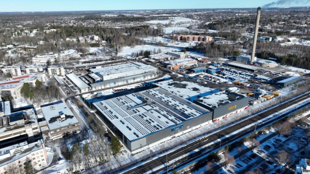 Vihreää energiaa aurinkosähköllä – Tallberg ja EcoReal yhdistivät voimiaan