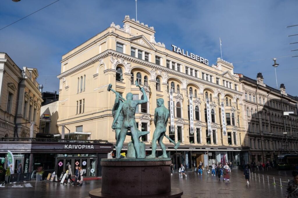 Tallbergin Aleksanterinkatu 21:n liiketoiminta siirtyy Julius Tallberg-Kiinteistöt Oyj:lle